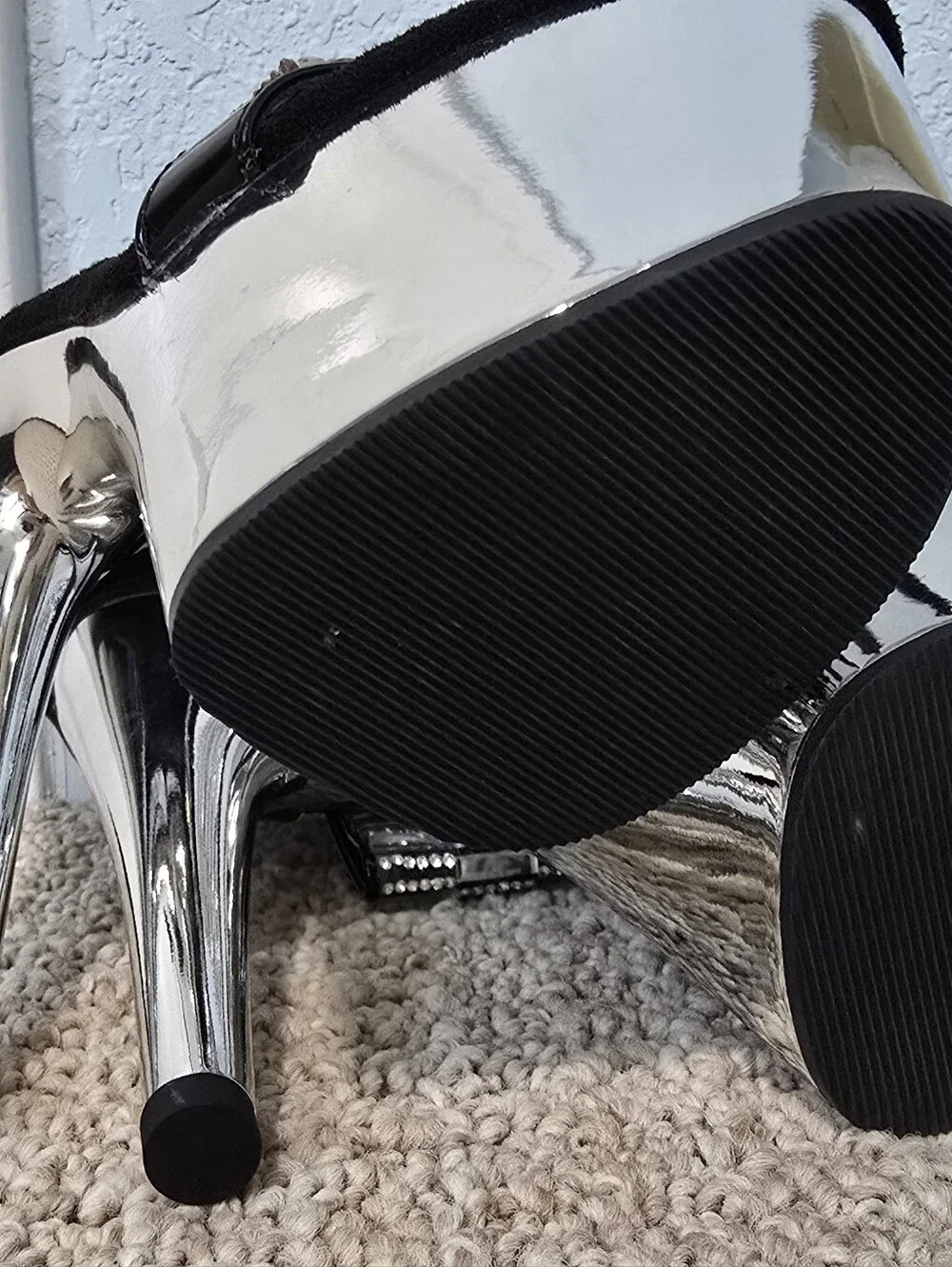 Pleasers 7 Inch Silver Sandal With Rhinestone Strap Size 5